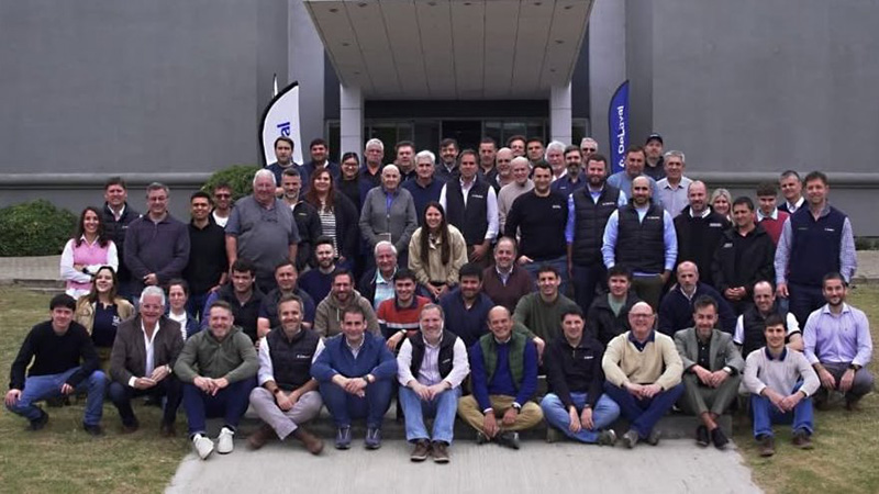 DeLaval Latinoamérica reunió a su red de distribuidores en Córdoba para potenciar la digitalización y robotización de los tambos